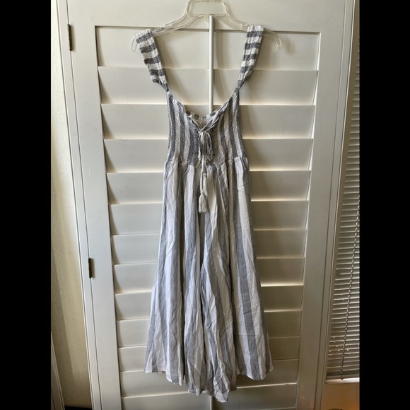 Skylar + Madison smocked off shoulder jumpsuit S - Picture 4 of 7